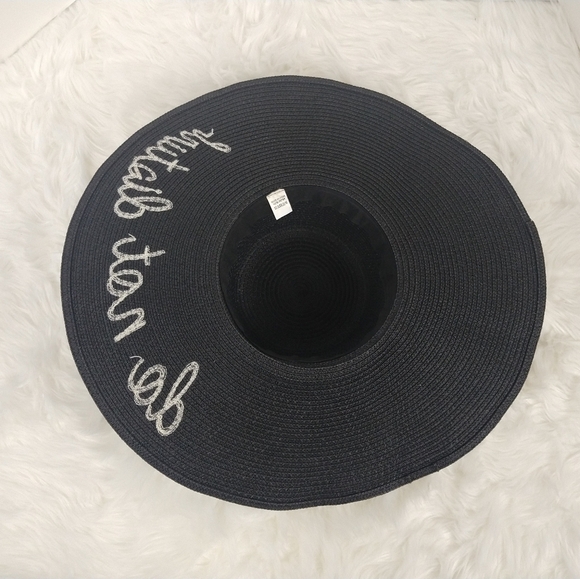 Wide Rim Beach Hat - Picture 3 of 4